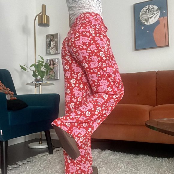 Frankies Bikinis Hibiscus Cargo Pants - Picture 1 of 5
